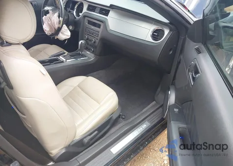 2013 Ford Mustang V6 Premium from USA, damaged, VIN 1ZVBP8EM0D5205533